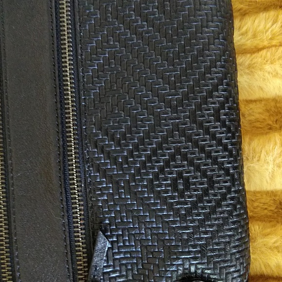 🆕 Gorgeous Elliot Lucca Leather Crossbody Bag - Picture 5 of 15